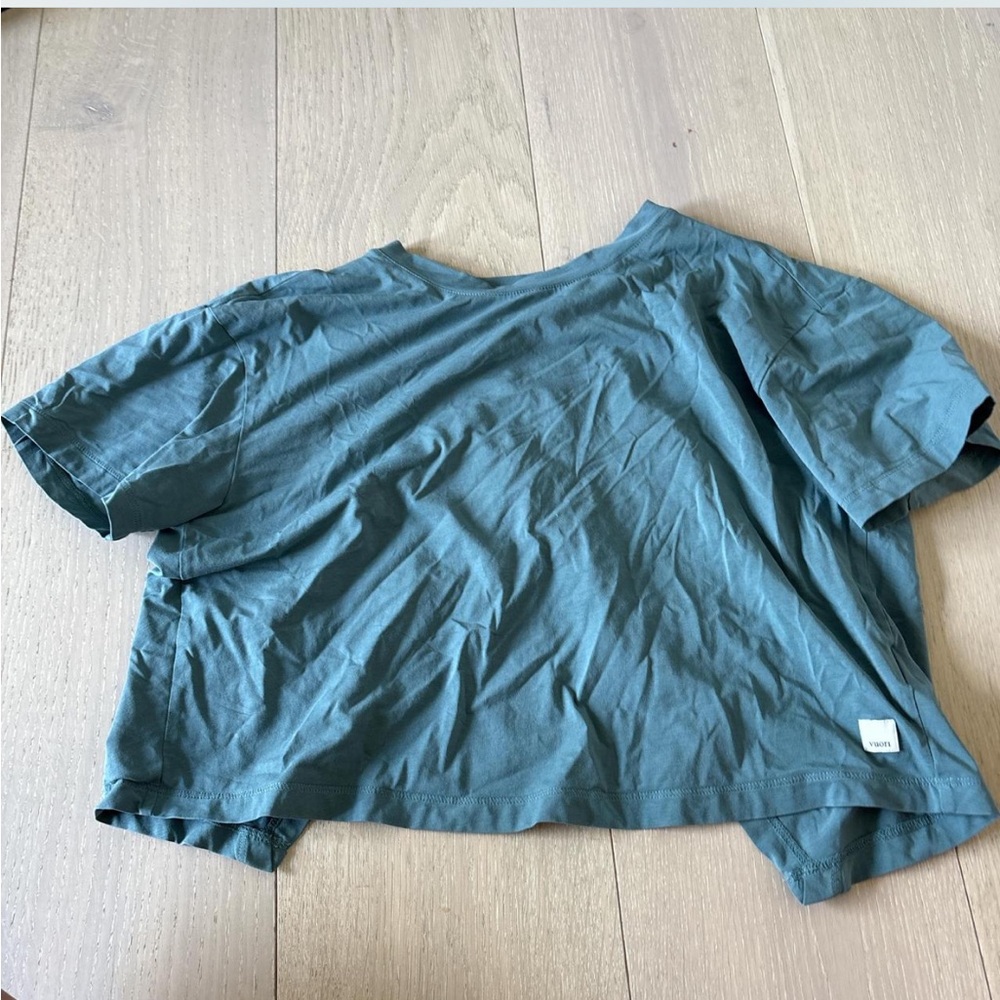 Vuori Ocean Blue split back cropped Tee